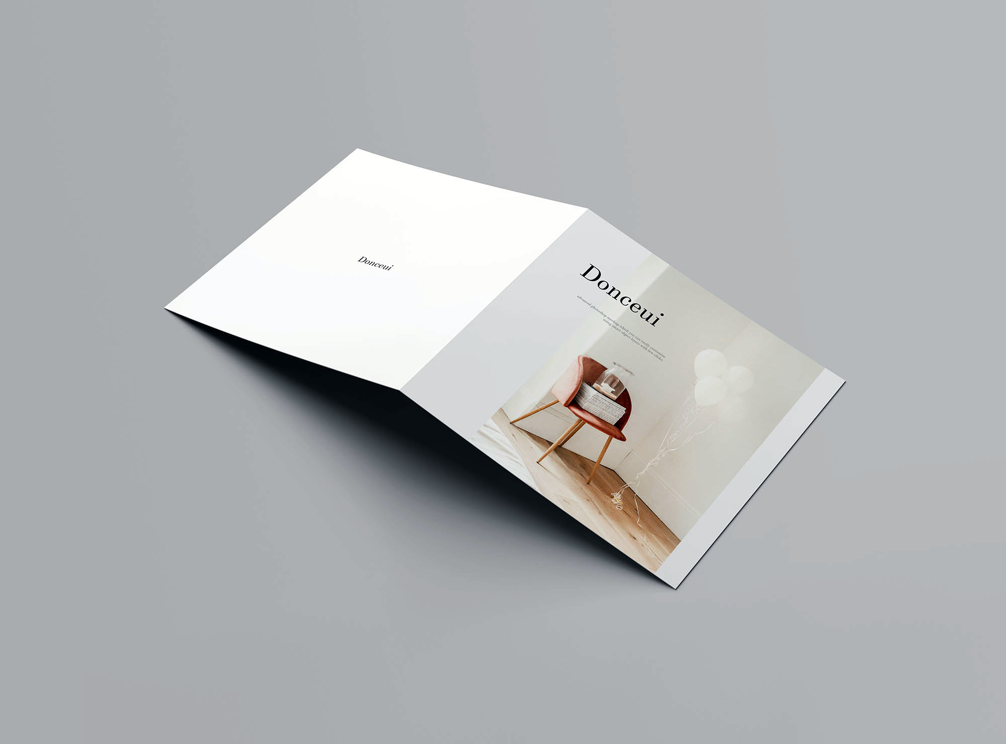 方形双折叠小册子封面&内页设计图样机素材库精选 Square Bifold Brochure Mockup插图(6)