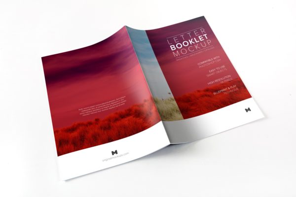 信纸小册子封面封面印刷效果预览样机01 Letter Booklet Spreads Covers Mockup 01