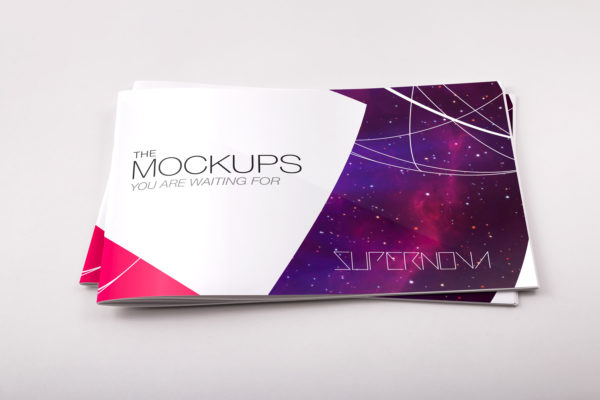 软封产品目录封面设计印刷效果图PSD样机03 Softcover Landscape Catalog PSD Mockup 03