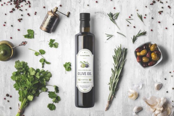 橄榄油瓶和香料包装样机模板 Oil Bottle and Spices Packaging Mockup