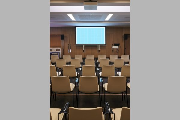 会议室电视/投影屏幕样机素材库精选模板v2 Conference_Room_Screen-VERT-Mockup