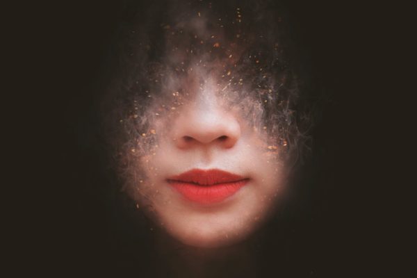 人像肖像照片艺术烟雾特效处理PSD图层样式 Artistic Smoke Portrait Photo Effect