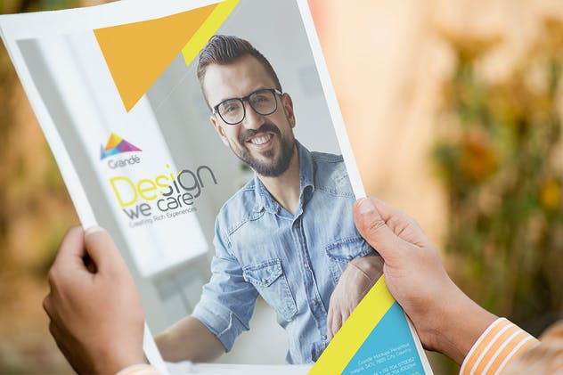 整版报纸印刷品样机设计模板 Full Page Newspaper Mockups插图(6)