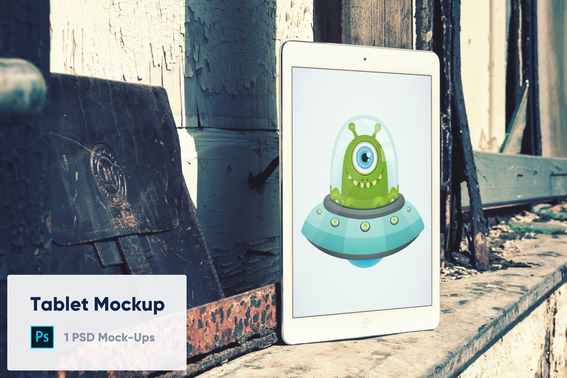 旧街景中的iPad屏幕预览素材库精选样机模板 Tablet and Leather Case – Wooden Background Mockup插图