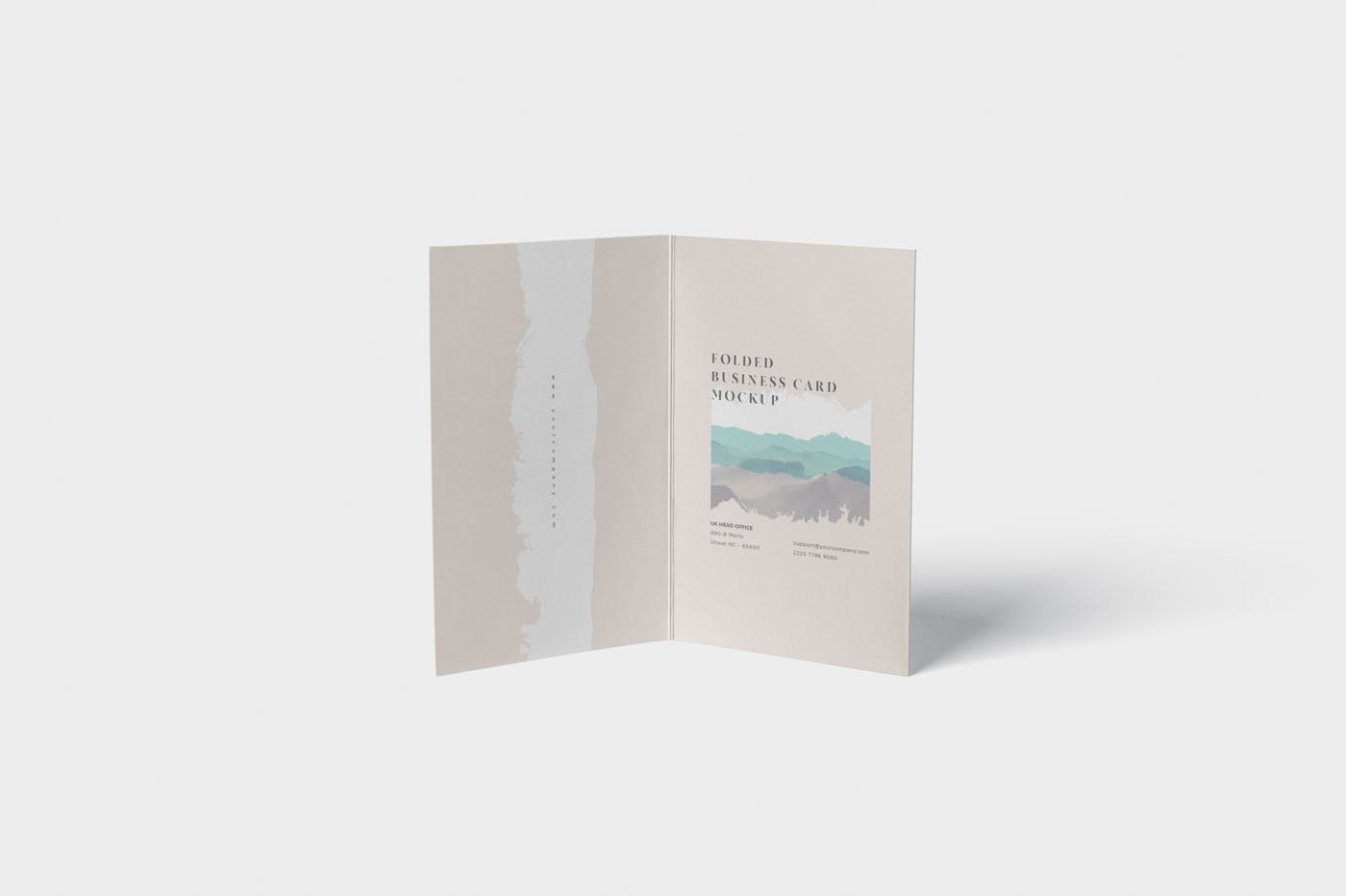 折叠式企业名片设计图样机模板 Folded Business Card Mockup – Horizontal Orientati插图(3)