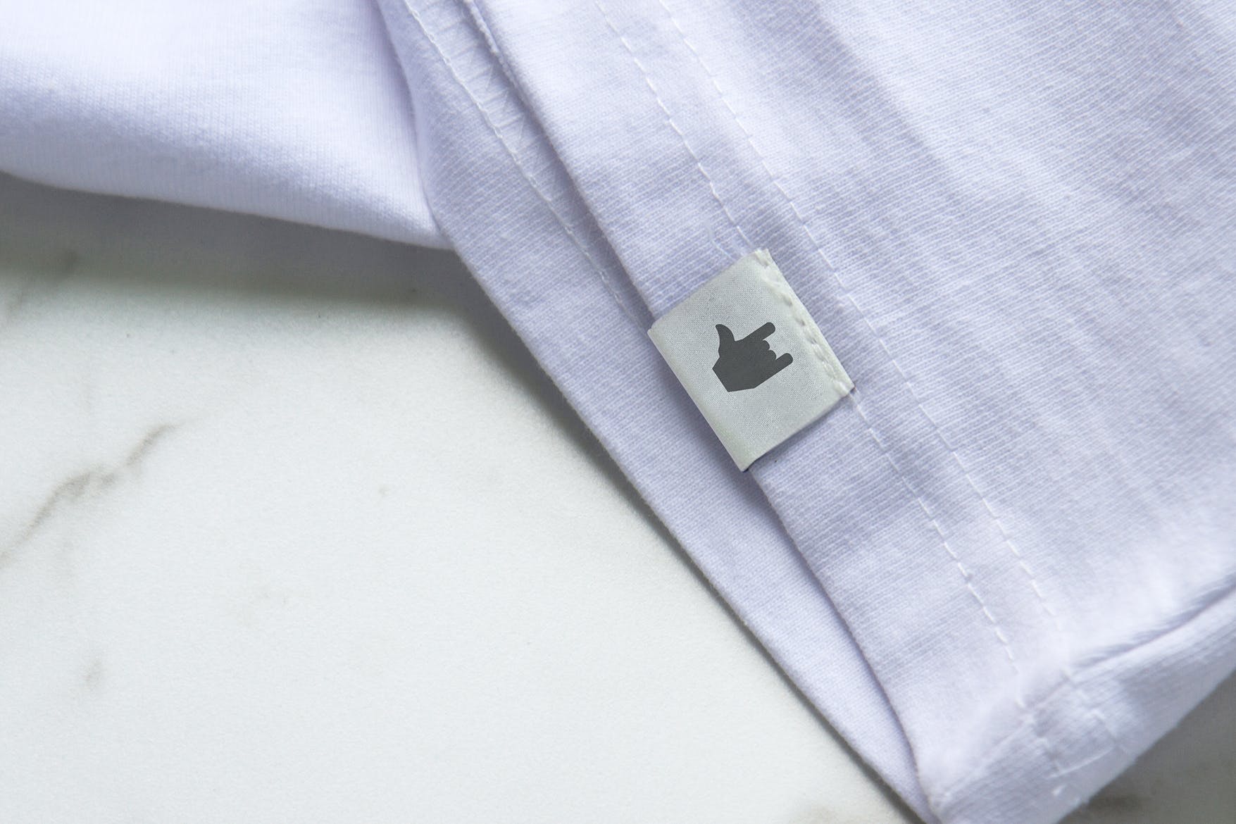 服装标签设计效果图样机模板 Label Tag Mockup插图(1)