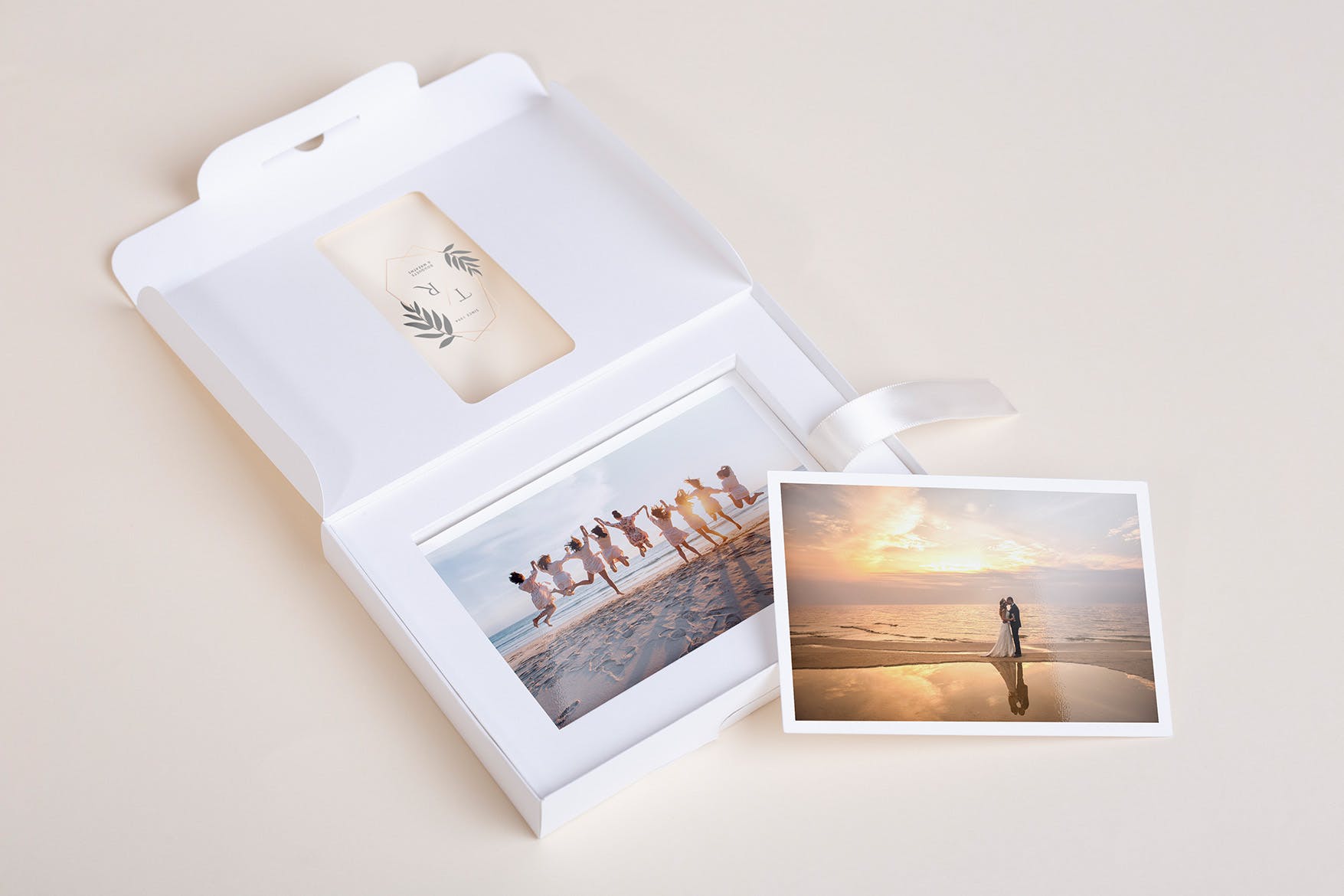 相片册相片盒摄影作品预览样机模板 Photo Presentation Box Mock Up插图(3)