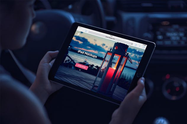 手持iPad场景移动网站设计展示样机 iPad Mock-Ups插图(5)