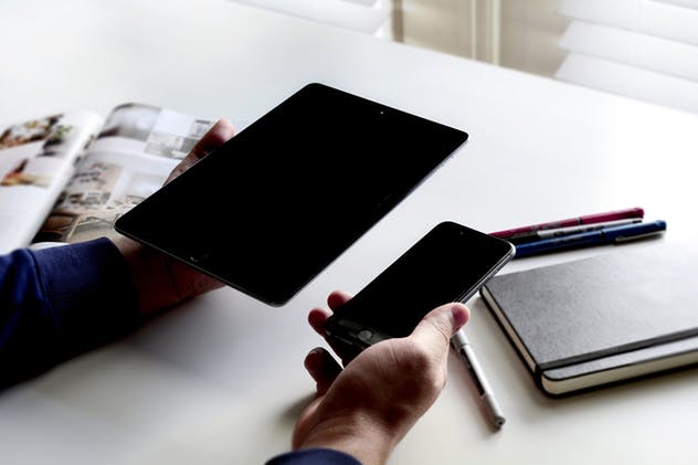 iPhone/iPad响应式设计展示设备样机 iPad iPhone Macbook Responsive Mock-Up Bundle插图(8)