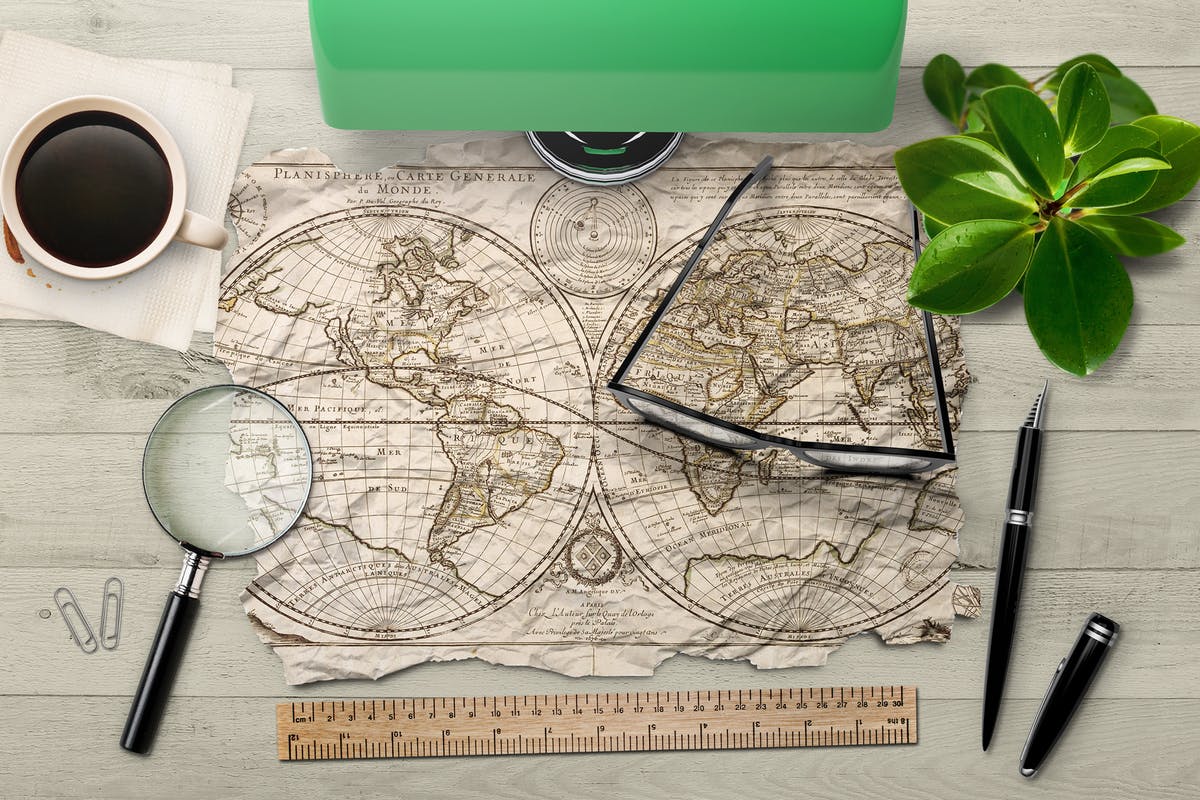 撕裂皱褶的纸张/海报/传单样机 Paper / Poster / Flyer Mock-Up插图