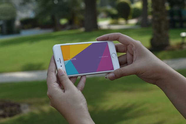 手持旧款iPhone使用场景样机模板 iPhone Mockups插图(3)