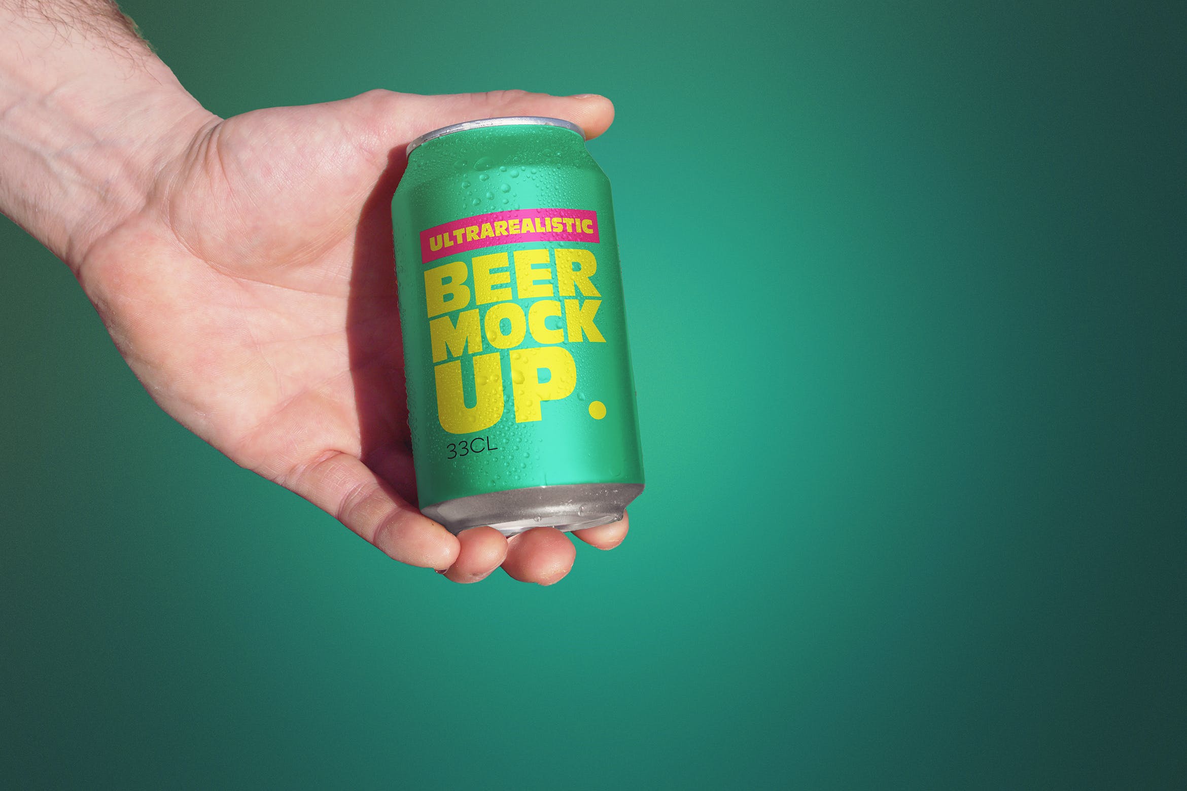 手持啤酒易拉罐外观设计效果图素材库精选 Clean Hand Beer Can Mockup插图
