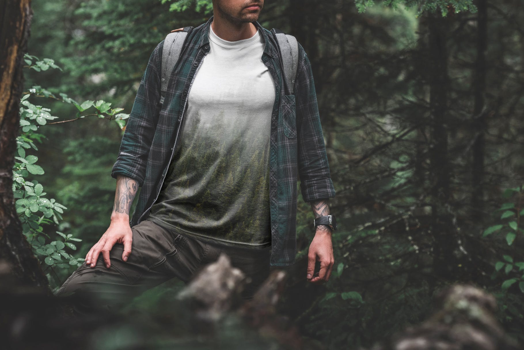 男士T恤印花设计户外场景模特上身效果样机v1 T-Shirt Mockup Adventure  Edition Vol. 1插图(1)