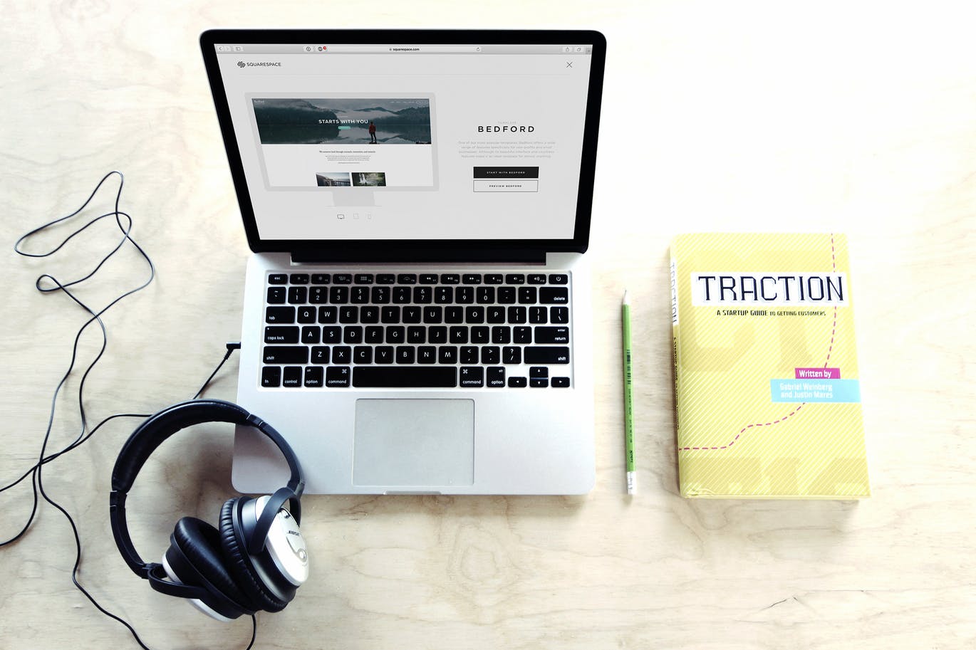 Macbook笔记本电脑显示Web应用程序APP UI样机VI展示模型mockups插图(3)