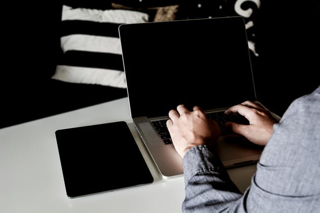 iPhone/iPad响应式设计展示设备样机 iPad iPhone Macbook Responsive Mock-Up Bundle插图(11)