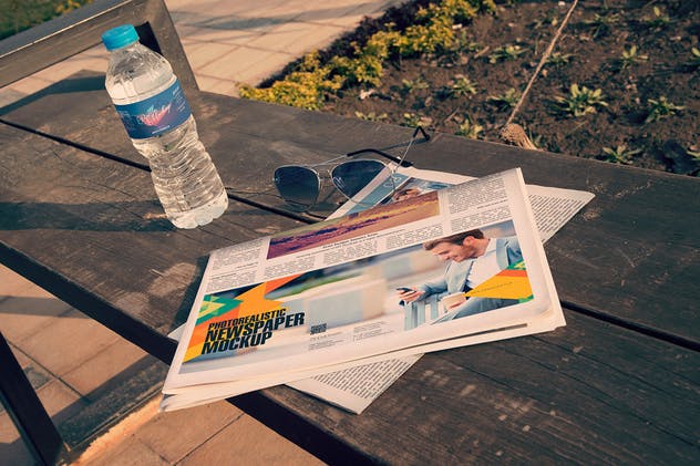 新闻报刊排版设计效果图样机模板 Newspaper PSD Mockups插图(2)