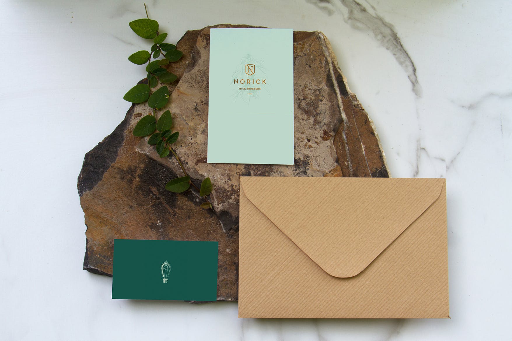 企业名片/品牌Logo设计预览样机模板 Branding Presentation Mockup插图(1)