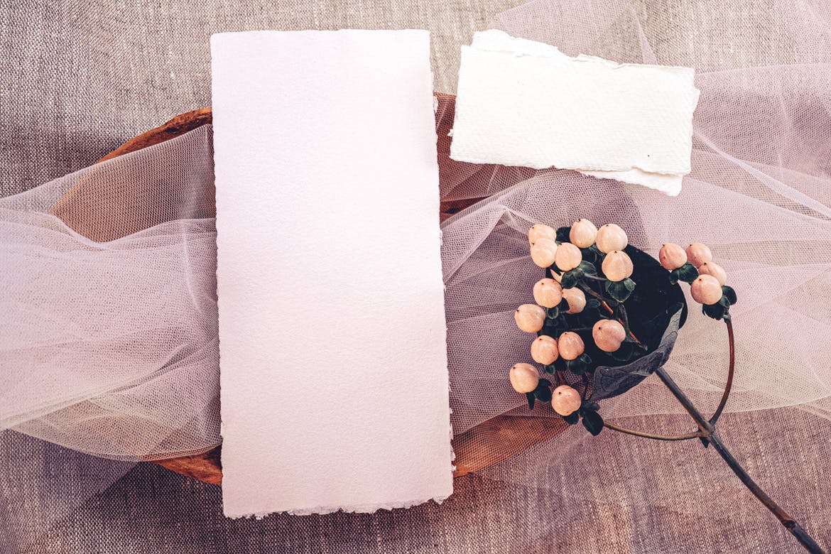 婚礼照片婚礼邀请函优雅风格设计样机素材库精选模板v07 Wedding Photo Mockup 07插图(1)