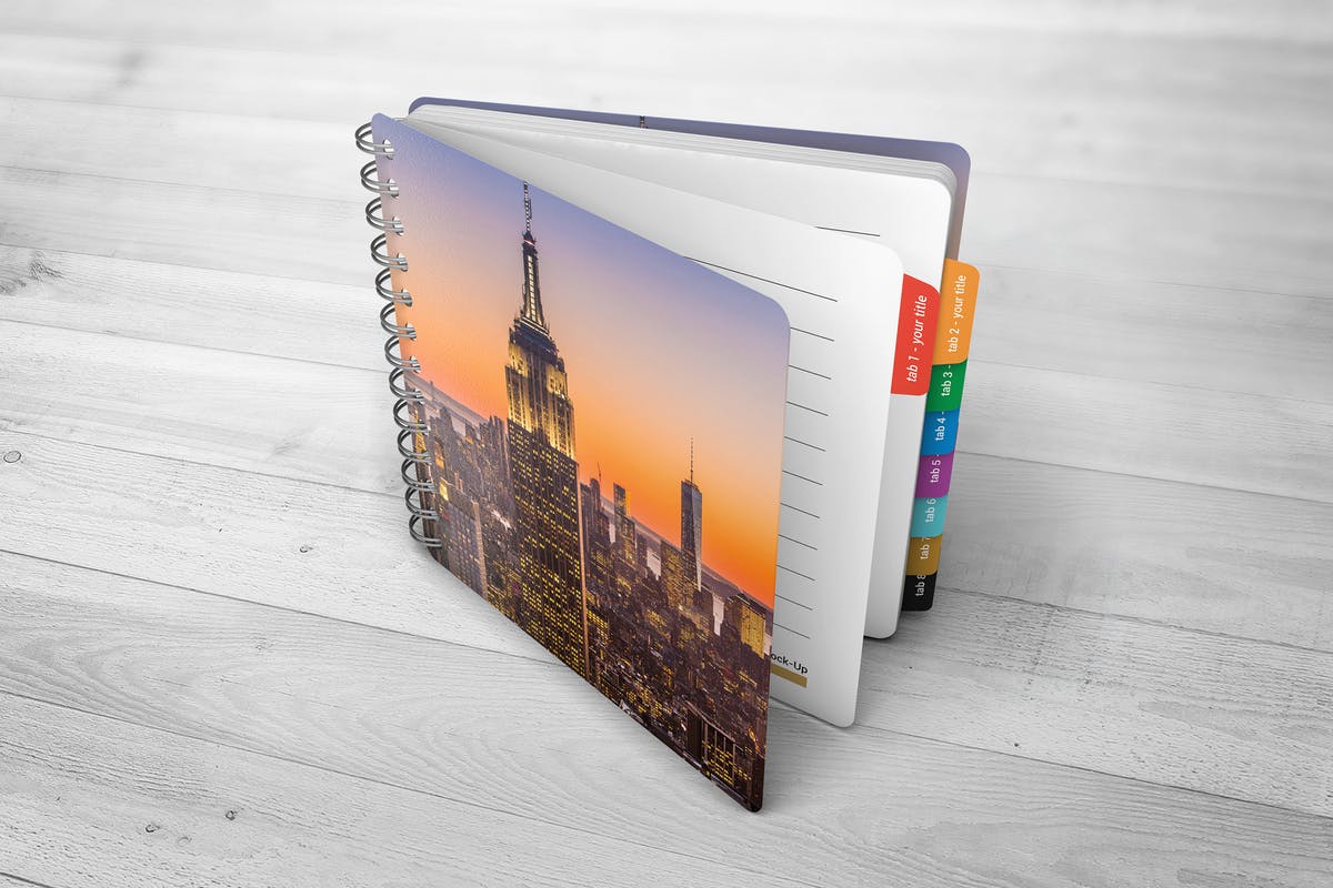 螺旋记事本设计样机素材库精选模板 Spiral Book Mock-Up插图