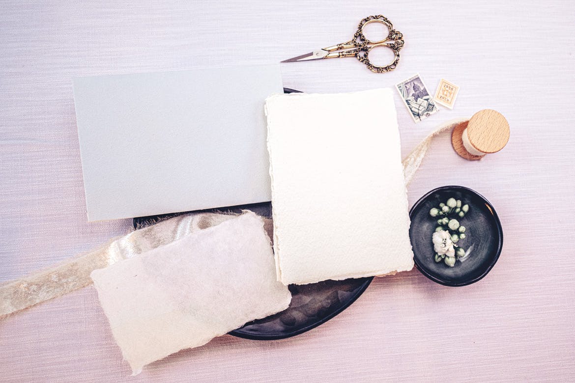 婚礼照片婚礼邀请函优雅风格设计样机素材库精选模板v04 Wedding Photo Mockup 04插图(1)