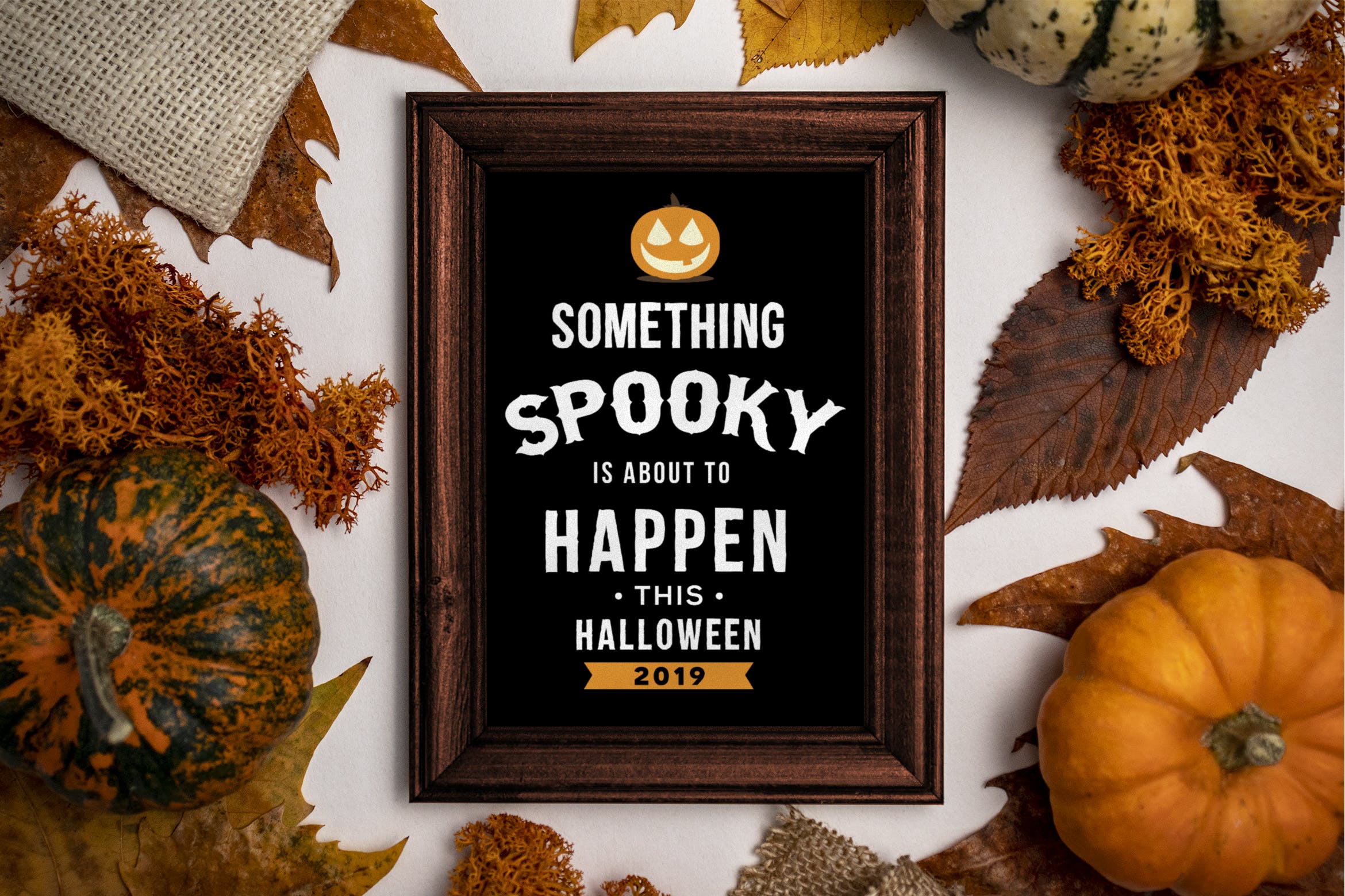 万圣节主题相框样机模板 Picture frame mockup插图