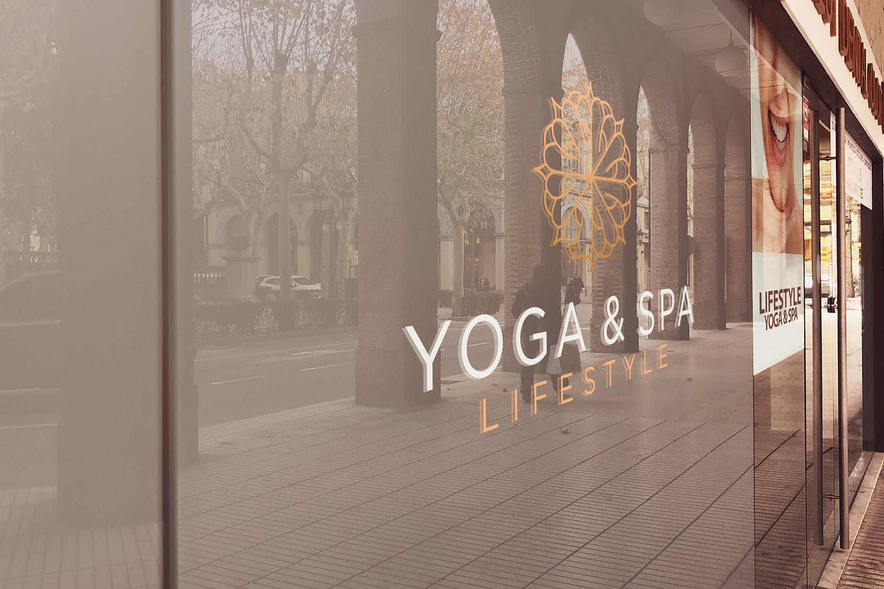 商铺玻璃门Logo店招效果图样机素材库精选1 Shop Glass Logo Mockup插图(1)