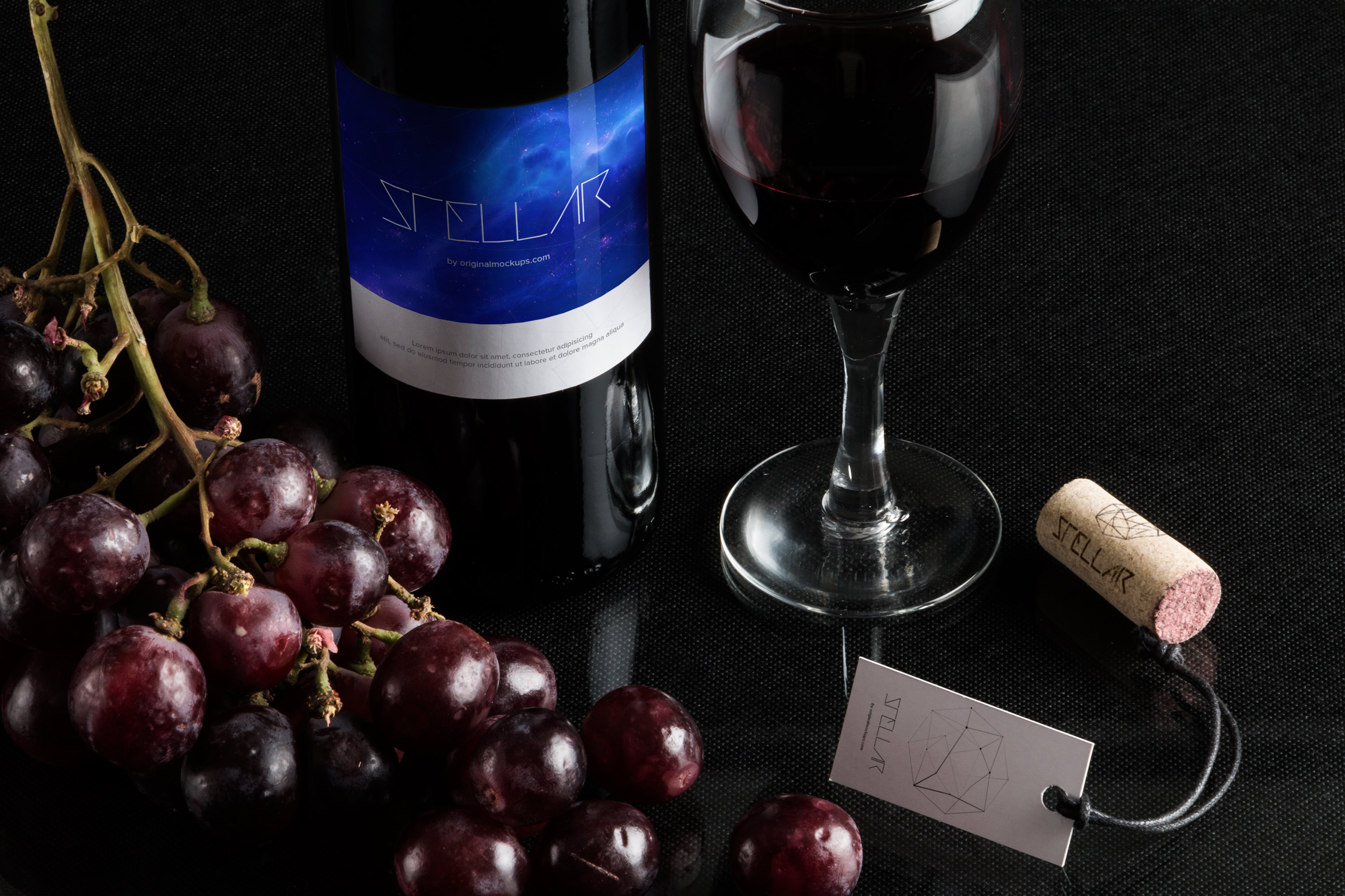 葡萄酒洋酒酒瓶外观标签设计样机模板12 Wine Bottle Mockup 12插图