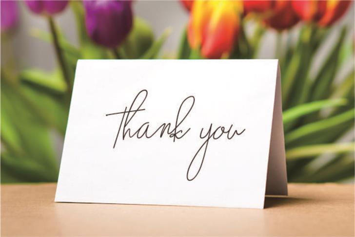 Nadine font插图6 Nadine font插图6